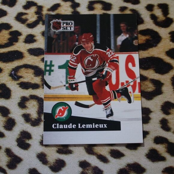 Claude Lemieux #135 Hockey Card - Picture 1 of 2
